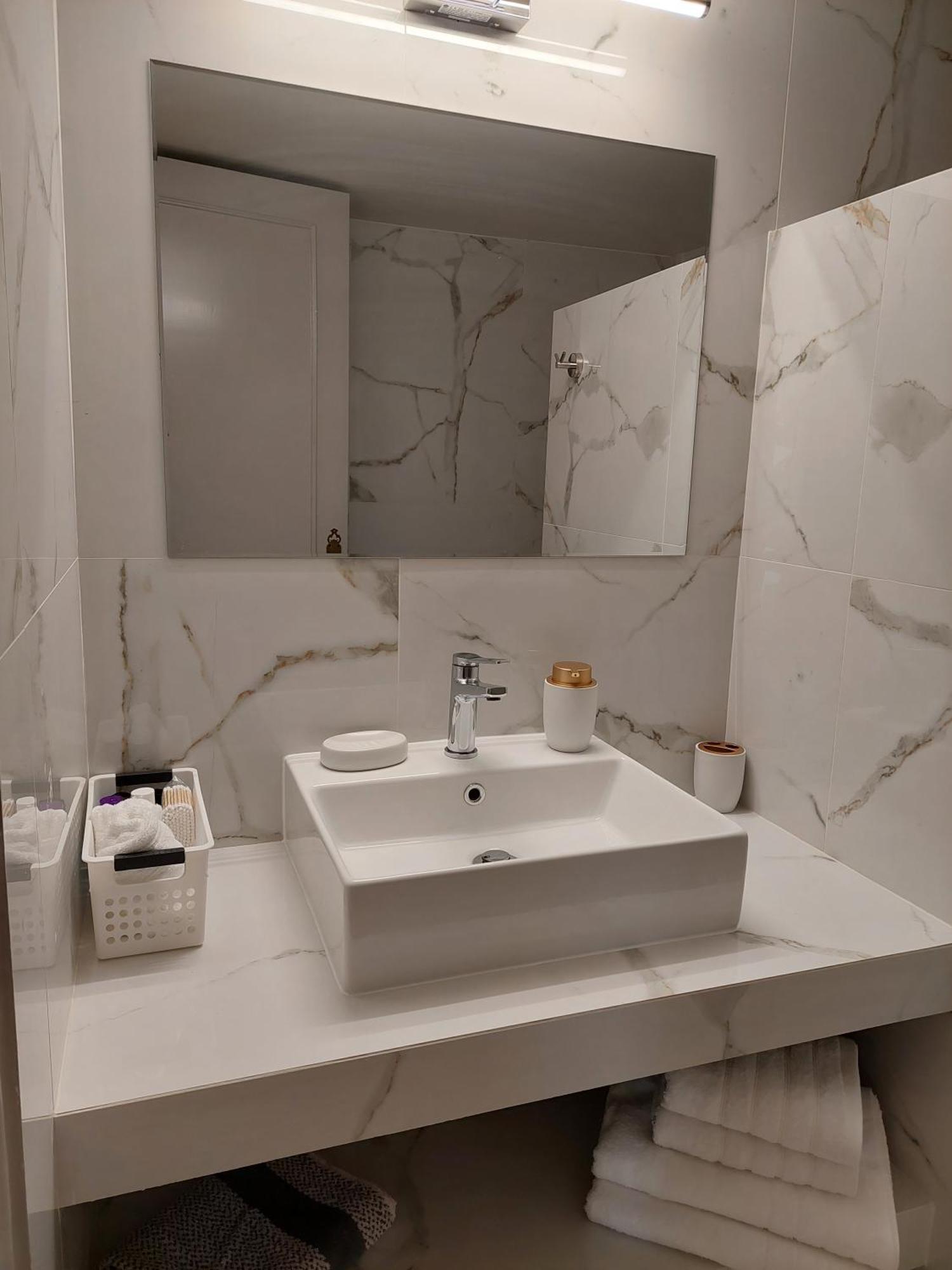Bmv Apartments 아테네 외부 사진